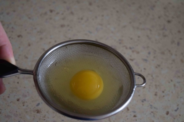 Сколько варить яйца без скорлупы?